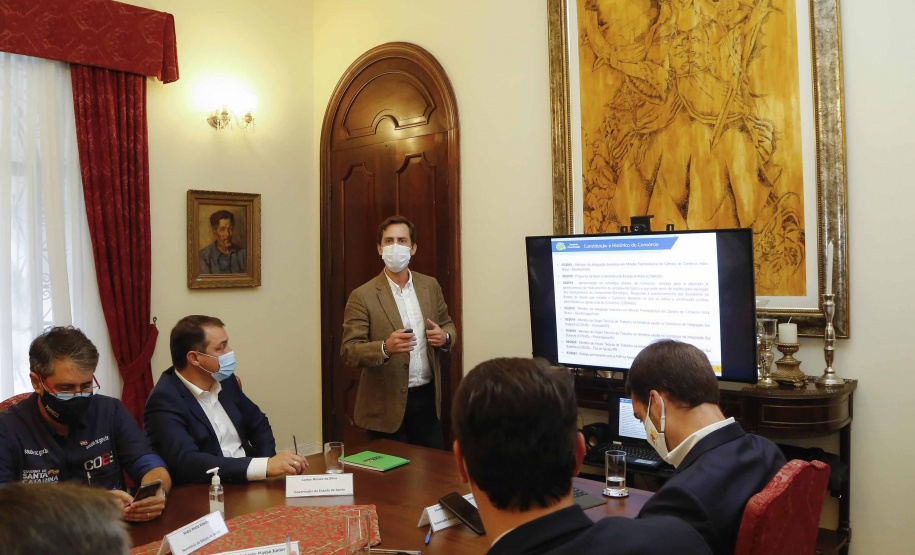 Governador Carlos Massa Ratinho Junior durante encontro com os governadores Eduardo Leite (Rio Grande do Sul) e Carlos Moisés (Santa Catarina), em Florianópolis. Foto:Jonathan Campos/AEN