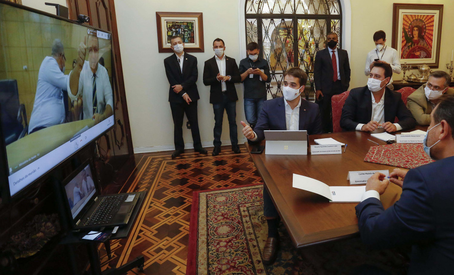 Governador Carlos Massa Ratinho Junior durante encontro com os governadores Eduardo Leite (Rio Grande do Sul) e Carlos Moisés (Santa Catarina), em Florianópolis. Foto:Jonathan Campos/AEN
