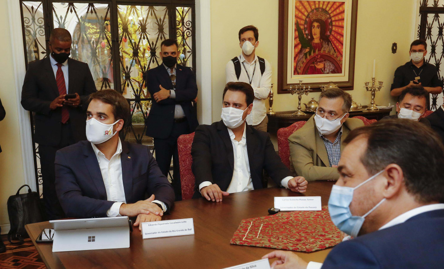 Governador Carlos Massa Ratinho Junior durante encontro com os governadores Eduardo Leite (Rio Grande do Sul) e Carlos Moisés (Santa Catarina), em Florianópolis. Foto:Jonathan Campos/AEN