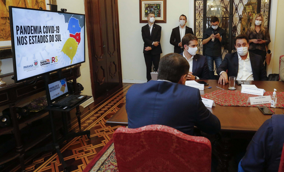 Governador Carlos Massa Ratinho Junior durante encontro com os governadores Eduardo Leite (Rio Grande do Sul) e Carlos Moisés (Santa Catarina), em Florianópolis. Foto:Jonathan Campos/AEN