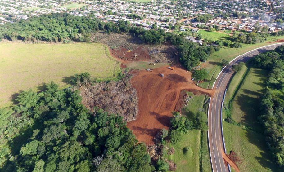 Obras da Perimetral Leste de Foz do Iguaçu avançam em três pontos do projeto. Foto:DER