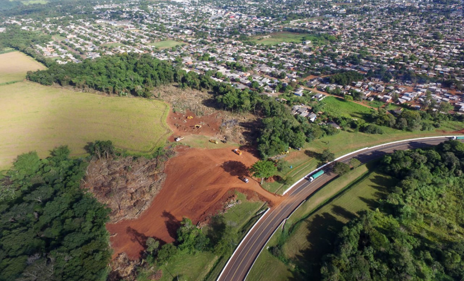 Obras da Perimetral Leste de Foz do Iguaçu avançam em três pontos do projeto. Foto:DER