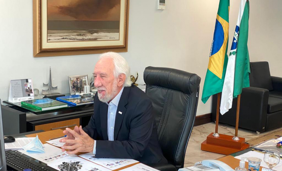 Vice-governador,  Darci Piana, durante reunião com representantes de 12 estados e do Distrito Federal.