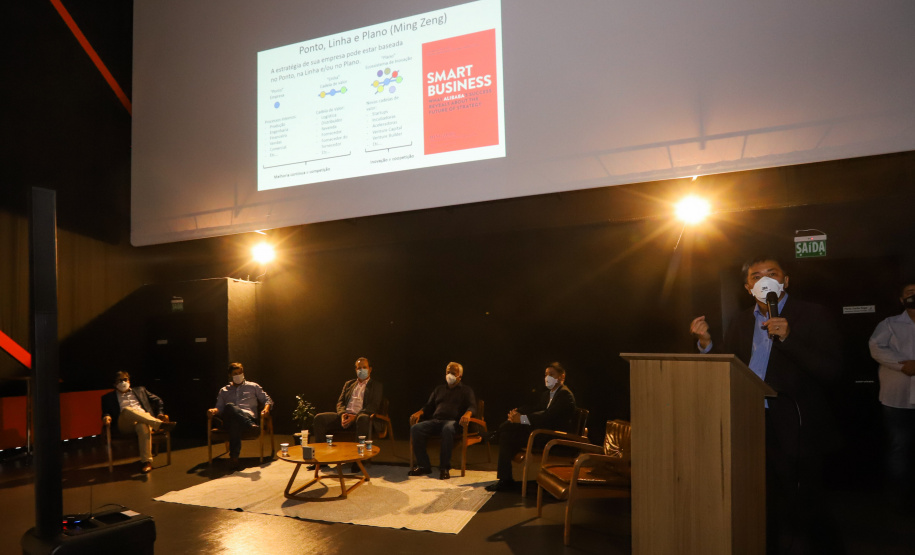 Vale do Genoma O Governo do Paraná lanca o Vale do Genoma, um polo de startups voltado para saúde e genética. Pioneiro no Brasil e no mundo, o projeto será instalado em Guarapuava, no Centro-Sul do Estado. Na foto, Tsen Chung Kang, Diretor de Pesquisa e Novos Negócios do Grupo Jacto. . 18/03/21 - Foto: Geraldo Bubniak/AEN