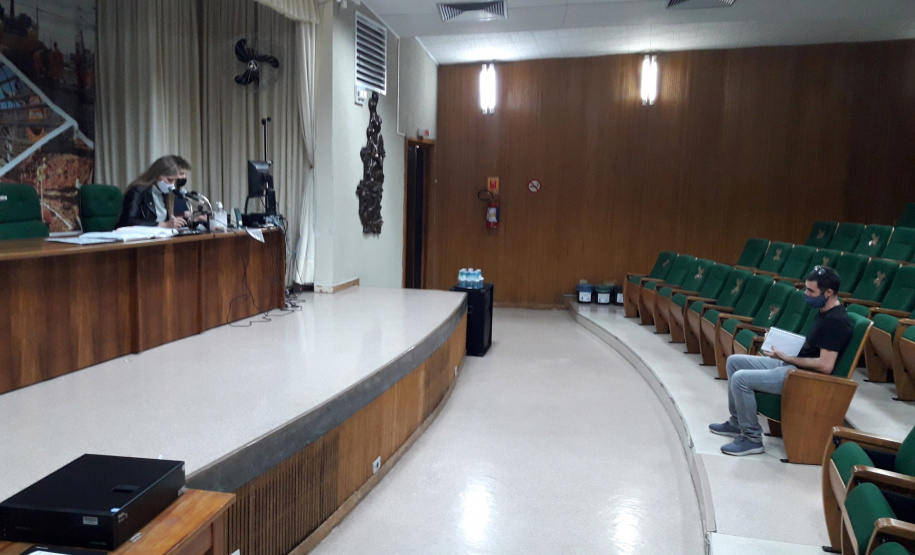 O Departamento de Estradas de Rodagem do Paraná (DER/PR) realizou nesta sexta-feira (19) aabertura dos envelopes com os documentos de habilitação das empresas disputando aexecução das terceiras faixas da PR-092, entre Jaguariaíva e Santo Antônio da Platina, daregião dos Campos Gerais ao Norte Pioneiro. - Curitiba, 19/03/2021 - Foto: Divulgação DER