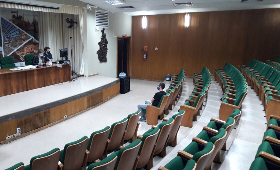 O Departamento de Estradas de Rodagem do Paraná (DER/PR) realizou nesta sexta-feira (19) aabertura dos envelopes com os documentos de habilitação das empresas disputando aexecução das terceiras faixas da PR-092, entre Jaguariaíva e Santo Antônio da Platina, daregião dos Campos Gerais ao Norte Pioneiro. - Curitiba, 19/03/2021 - Foto: Divulgação DER