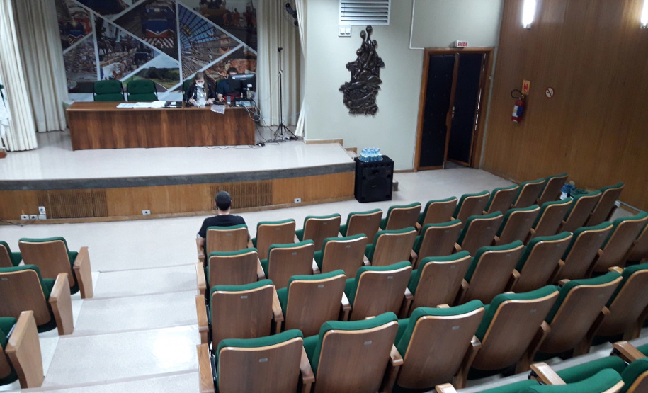 O Departamento de Estradas de Rodagem do Paraná (DER/PR) realizou nesta sexta-feira (19) aabertura dos envelopes com os documentos de habilitação das empresas disputando aexecução das terceiras faixas da PR-092, entre Jaguariaíva e Santo Antônio da Platina, daregião dos Campos Gerais ao Norte Pioneiro. - Curitiba, 19/03/2021 - Foto: Divulgação DER