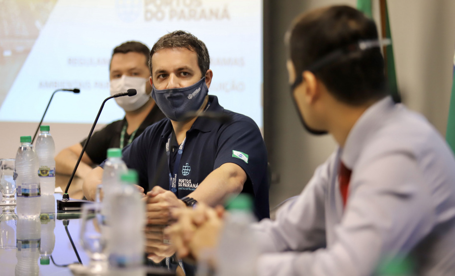 A Portos do Paraná compartilha com a Polícia Federal os dados obtidos nos 27 programas de monitoramentos ambientais. As informações colaboram com a operação ?30 Days at Sea 3.0? (30 Dias no Mar) da International Criminal Police Organization - INTERPOL. A ação envolve cerca de 60 países e tem como foco principal o combate à poluição marítima. - Curitiba, 19/03/2021 - Foto: Claudio Neves/Portos do Paraná