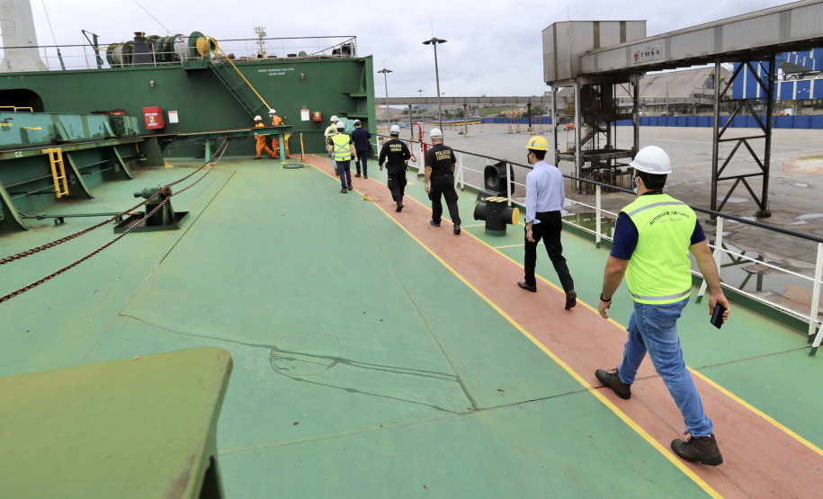 A Portos do Paraná compartilha com a Polícia Federal os dados obtidos nos 27 programas de monitoramentos ambientais. As informações colaboram com a operação ?30 Days at Sea 3.0? (30 Dias no Mar) da International Criminal Police Organization - INTERPOL. A ação envolve cerca de 60 países e tem como foco principal o combate à poluição marítima. - Curitiba, 19/03/2021 - Foto: Claudio Neves/Portos do Paraná