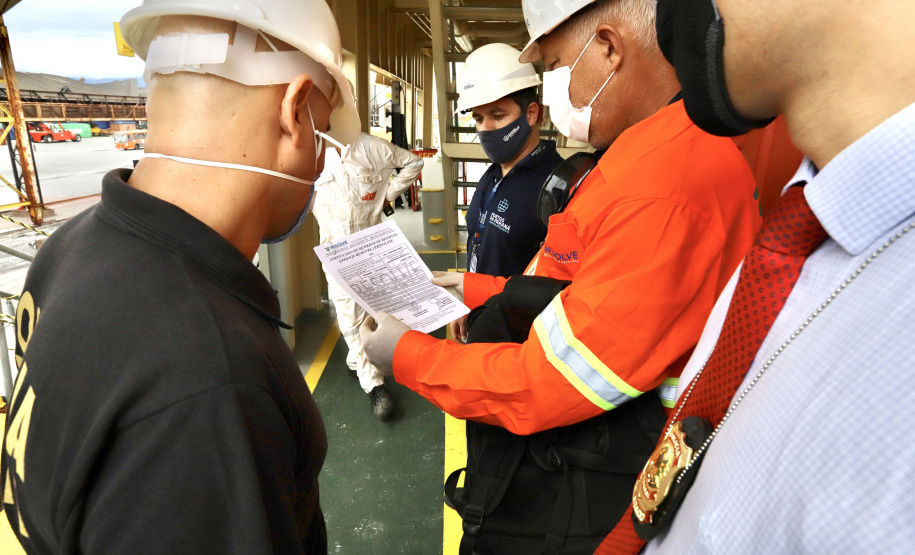 A Portos do Paraná compartilha com a Polícia Federal os dados obtidos nos 27 programas de monitoramentos ambientais. As informações colaboram com a operação ?30 Days at Sea 3.0? (30 Dias no Mar) da International Criminal Police Organization - INTERPOL. A ação envolve cerca de 60 países e tem como foco principal o combate à poluição marítima. - Curitiba, 19/03/2021 - Foto: Claudio Neves/Portos do Paraná