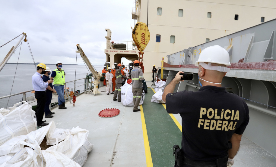 A Portos do Paraná compartilha com a Polícia Federal os dados obtidos nos 27 programas de monitoramentos ambientais. As informações colaboram com a operação ?30 Days at Sea 3.0? (30 Dias no Mar) da International Criminal Police Organization - INTERPOL. A ação envolve cerca de 60 países e tem como foco principal o combate à poluição marítima. - Curitiba, 19/03/2021 - Foto: Claudio Neves/Portos do Paraná
