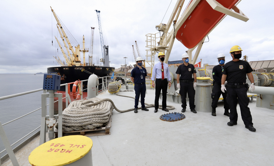 A Portos do Paraná compartilha com a Polícia Federal os dados obtidos nos 27 programas de monitoramentos ambientais. As informações colaboram com a operação ?30 Days at Sea 3.0? (30 Dias no Mar) da International Criminal Police Organization - INTERPOL. A ação envolve cerca de 60 países e tem como foco principal o combate à poluição marítima. - Curitiba, 19/03/2021 - Foto: Claudio Neves/Portos do Paraná