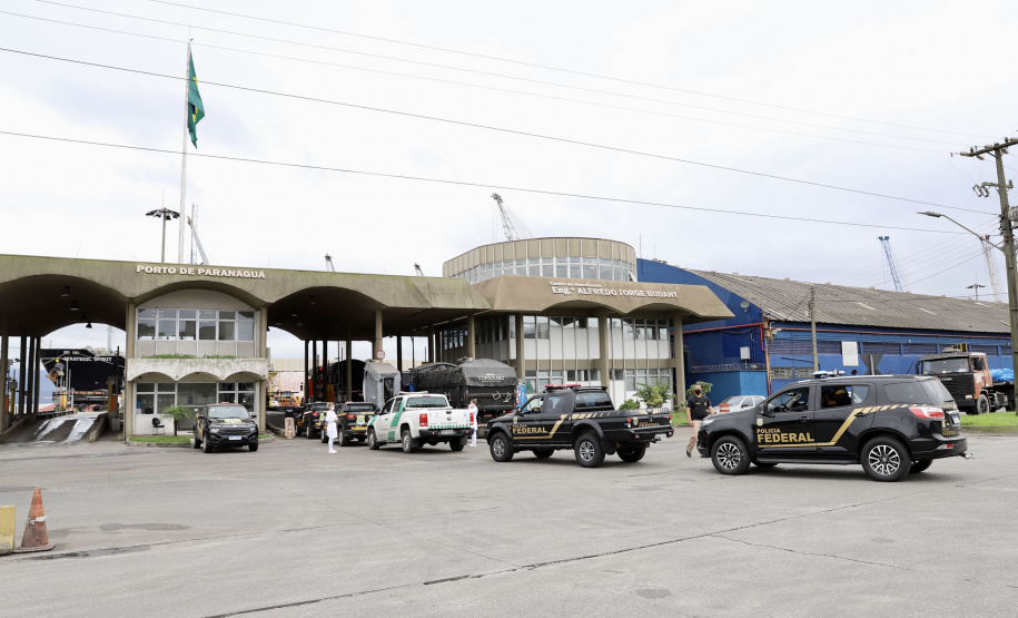 A Portos do Paraná compartilha com a Polícia Federal os dados obtidos nos 27 programas de monitoramentos ambientais. As informações colaboram com a operação ?30 Days at Sea 3.0? (30 Dias no Mar) da International Criminal Police Organization - INTERPOL. A ação envolve cerca de 60 países e tem como foco principal o combate à poluição marítima. - Curitiba, 19/03/2021 - Foto: Claudio Neves/Portos do Paraná