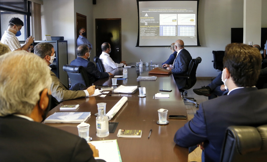 Paraná e Mato Grosso do Sul deram mais um passo significativo na consolidação do projeto da nova Ferroeste, o corredor ferroviário que vai ligar Maracajú (MS) a Paranaguá (PR)