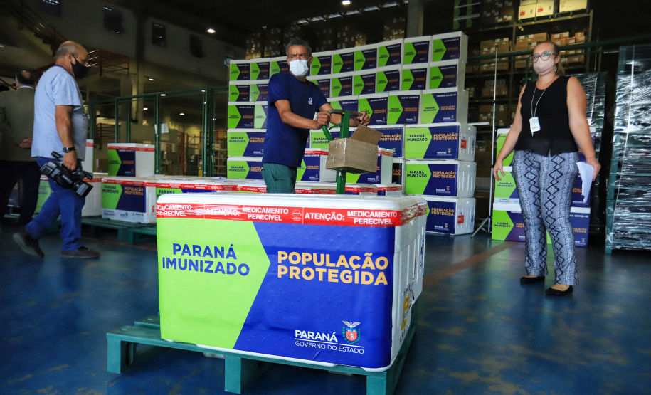 Distribuição de vacinas para as 22 Regionais de Saúde do Estado - Curitiba, 22/03/2021 - Foto: José Fernando Ogura/AEN