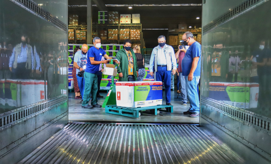 Distribuição de vacinas para as 22 Regionais de Saúde do Estado - Curitiba, 22/03/2021 - Foto: José Fernando Ogura/AEN