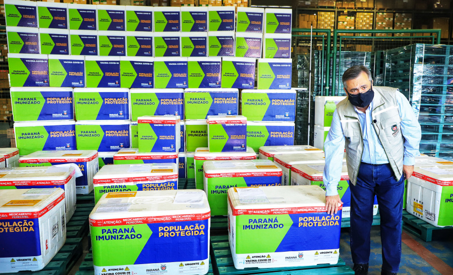 Distribuição de vacinas para as 22 Regionais de Saúde do Estado. Na foto, o secretário da Saúde Beto Preto - Curitiba, 22/03/2021 - Foto: José Fernando Ogura/AEN