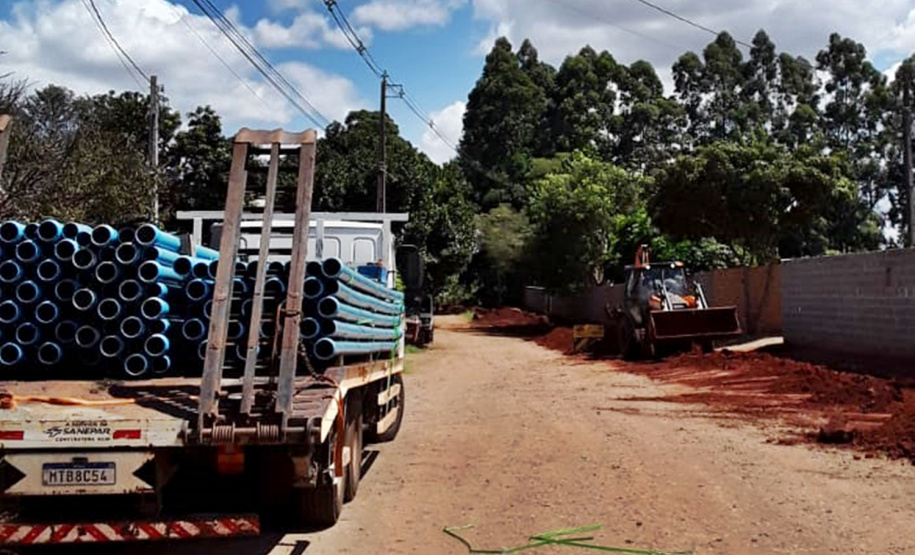 A Sanepar deve concluir, na próxima semana, a obra de interligação de uma rede de grande diâmetro, chamada anel, que irá incrementar em 38% a produção de água atual de Sabáudia, prejudicada pela estiagem prolongada.Foto: Sanepar