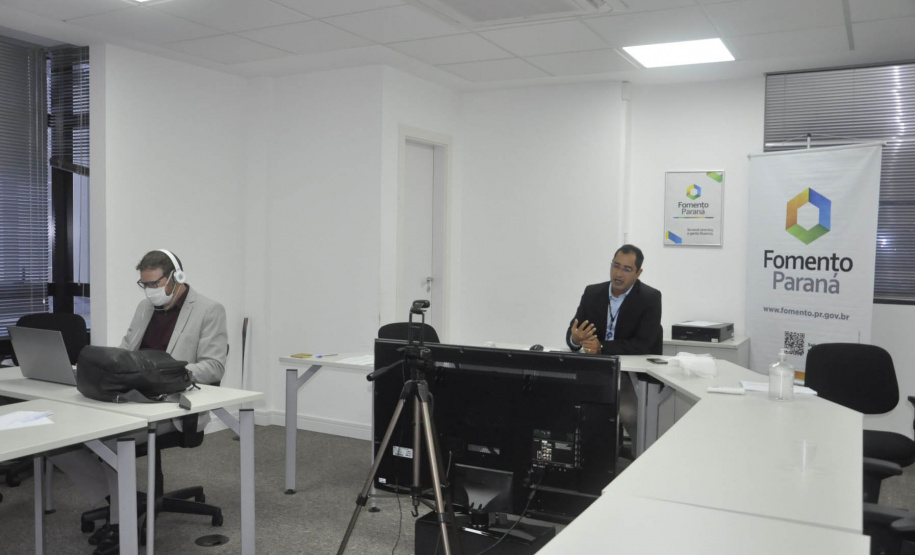 Em mais um etapa da estratégia para expansão de parcerias visando ampliar a oferta de crédito para apoiar os empreendedores de todas as regiões do estado, a Fomento Paraná deu início nesta segunda, 22, à realização de três novos cursos de capacitação de agentes de crédito e correspondentes, com 115 participantes. - Curitiba, 22/03/2021 - Foto: Divulgação Fomento Paraná