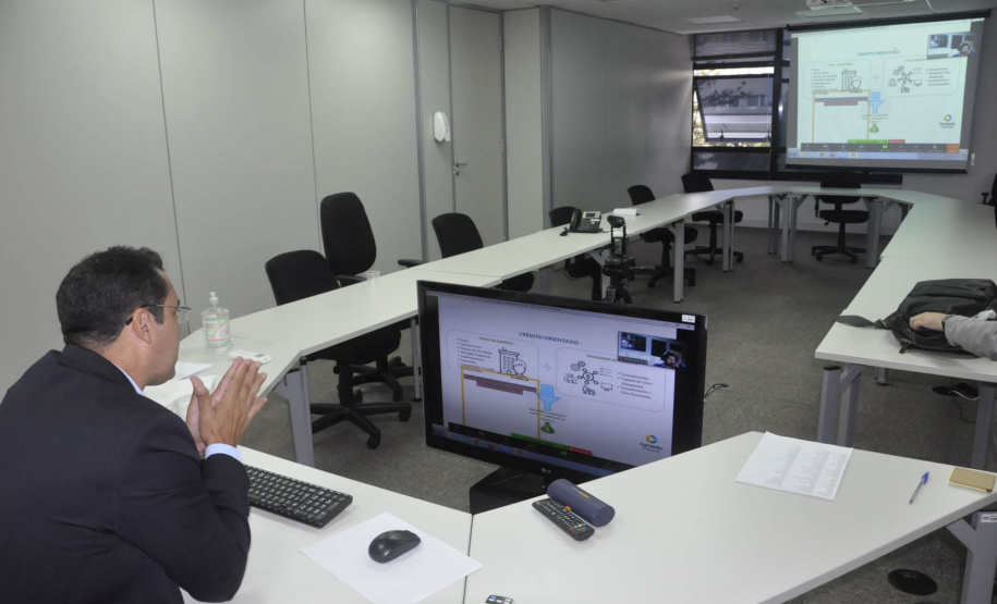 Em mais um etapa da estratégia para expansão de parcerias visando ampliar a oferta de crédito para apoiar os empreendedores de todas as regiões do estado, a Fomento Paraná deu início nesta segunda, 22, à realização de três novos cursos de capacitação de agentes de crédito e correspondentes, com 115 participantes. - Curitiba, 22/03/2021 - Foto: Divulgação Fomento Paraná