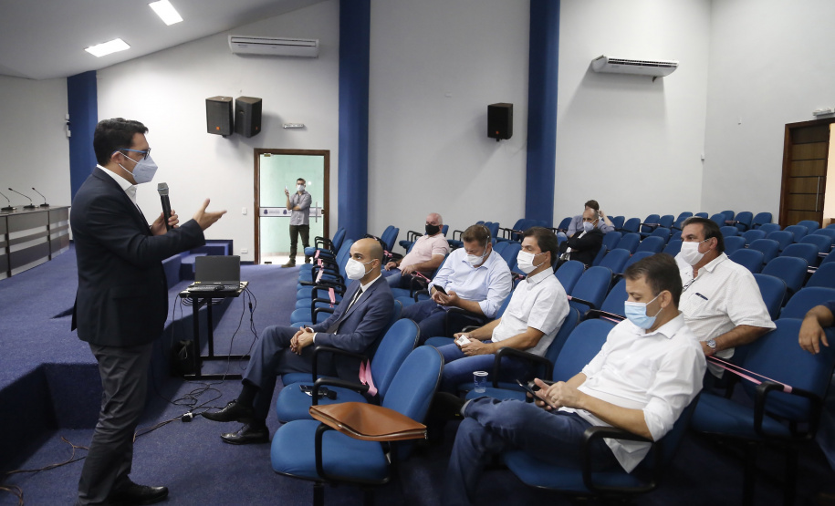 Visita do grupo técnico ao ponto de ligação da nova Ferroeste com a malha oeste.
Foto Gilson Abreu/AEN