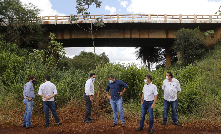 Visita do grupo técnico ao ponto de ligação da nova Ferroeste com a malha oeste.
Foto Gilson Abreu/AEN