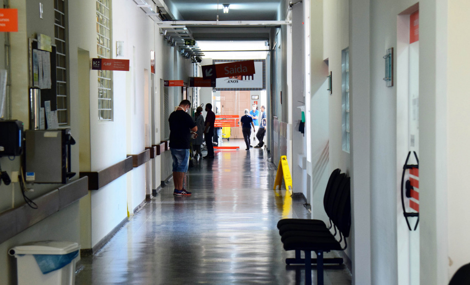 O Complexo Hospitalar do Trabalhador (CHT) é referência no atendimento durante a pandemia. As unidades que integram a rede hospitalar própria do Paraná, adotaram estratégias assertivas de atendimento à Covid-19 e já realizaram mais de 5,5 mil atendimentos em pouco mais de um ano.  -  Curitiba, 24/03/2021  -  Foto: Américo Antonio/SESA