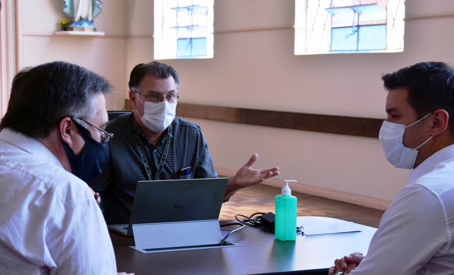 O Complexo Hospitalar do Trabalhador (CHT) é referência no atendimento durante a pandemia. As unidades que integram a rede hospitalar própria do Paraná, adotaram estratégias assertivas de atendimento à Covid-19 e já realizaram mais de 5,5 mil atendimentos em pouco mais de um ano.  -  Curitiba, 24/03/2021  -  Foto: Américo Antonio/SESA