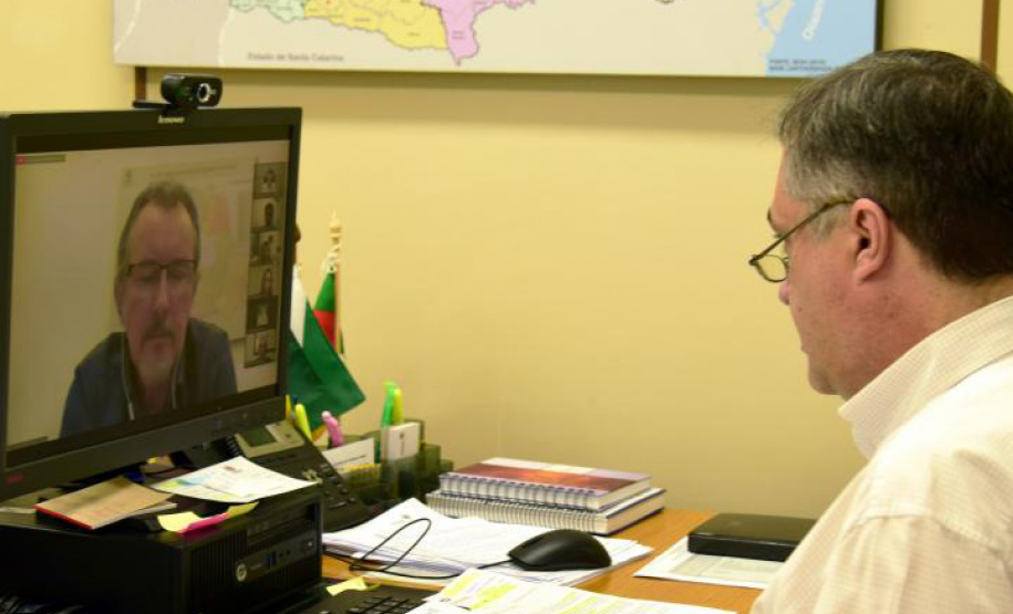 Encontro Científico Mais Médicos Paraná, que teve como foco a Atualização Clínica e Epidemiológica da Covid-19. O secretário da Saúde do Paraná, Beto Preto, participou da  abertura do encontro.  -  Curitiba, 24/03/2021  -  Foto: Divulgação SESA