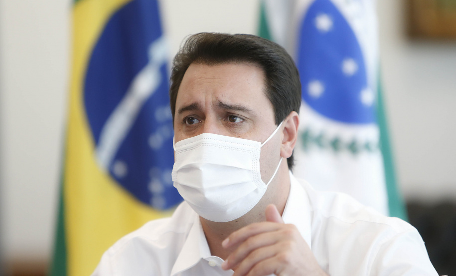 O governador Carlos Massa Ratinho Junior afirmou nesta quinta-feira (25) que a nova modalidade de ensino dos Colégios Cívico-Militares do Paraná (CCM-PR), que começa a ser implantada neste ano letivo em 197 escolas da rede pública estadual, será referência para uma nova geração de estudantes. - Curitiba, 25/03/2021 - Foto: Jonathan Campos/AEN