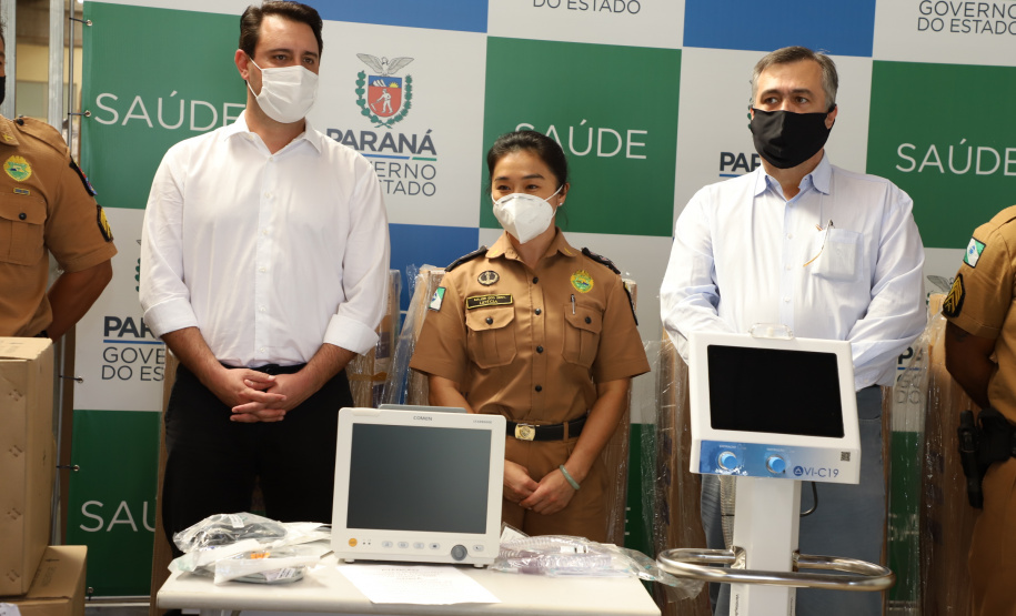 Governador Carlos Massa Ratinho Junior acompanha, no Cemepar, a distribuição de medicamentos e e respiradores. Foto: Ari Dias