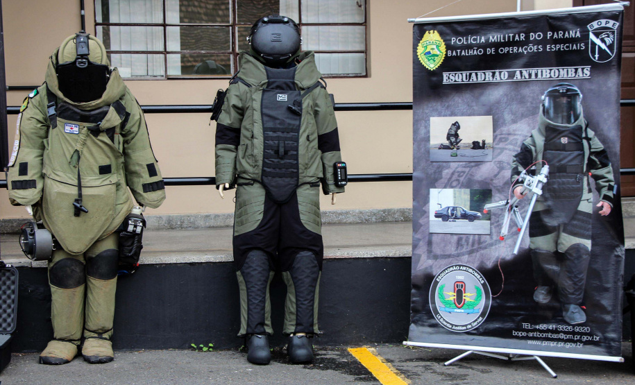 26-03-2021 Entrega de Equipamento ao Esquadrão Antibomba - BOPE Curitiba, 26 de março de 2021. Entrega de Equipamento ao Esquadrão Antibomba - BOPE
