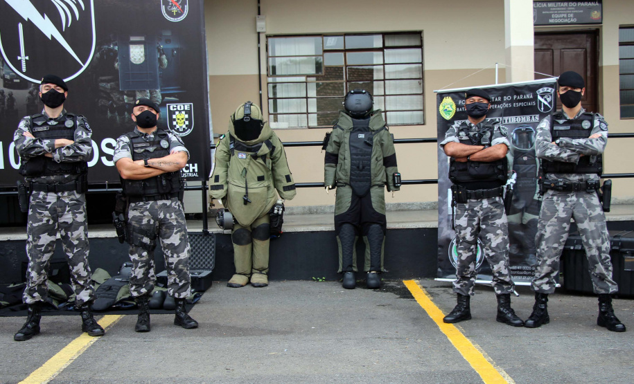 26-03-2021 Entrega de Equipamento ao Esquadrão Antibomba - BOPE Curitiba, 26 de março de 2021. Entrega de Equipamento ao Esquadrão Antibomba - BOPE