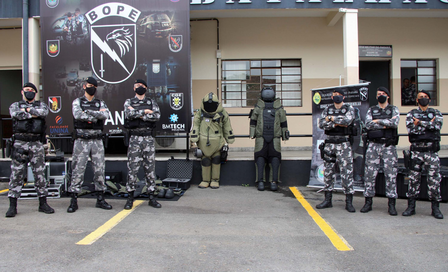 26-03-2021 Entrega de Equipamento ao Esquadrão Antibomba - BOPE Curitiba, 26 de março de 2021. Entrega de Equipamento ao Esquadrão Antibomba - BOPE