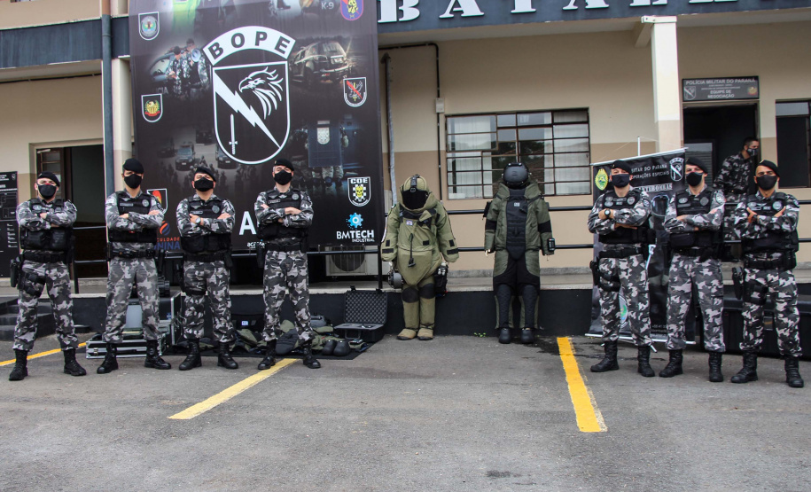 26-03-2021 Entrega de Equipamento ao Esquadrão Antibomba - BOPE Curitiba, 26 de março de 2021. Entrega de Equipamento ao Esquadrão Antibomba - BOPE