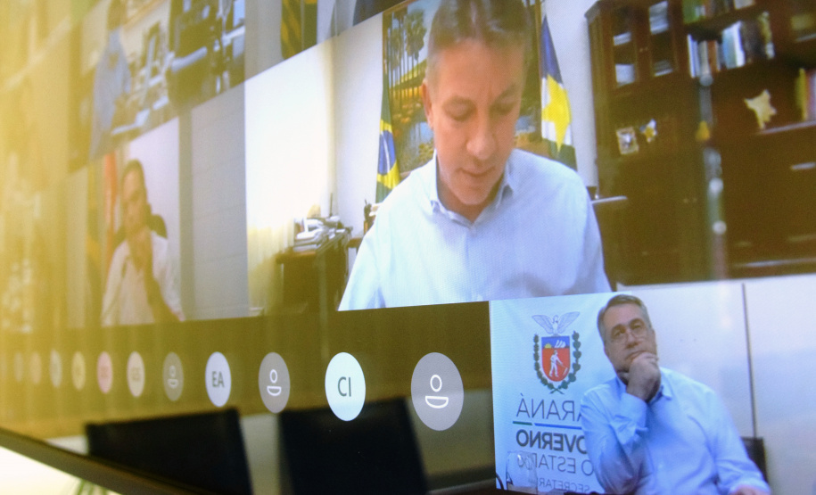 O Secretário de Estado da Saúde, Beto Preto, representou o governador Ratinho Junior no final da tarde de hoje (26), em reunião virtual, com o ministro da Saúde, Marcelo Queiroga.Foto: Américo Antonio/SESA