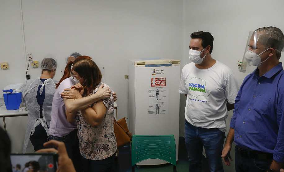 O governador Carlos Massa Ratinho Junior, participa neste domingo (28) da imunização em grupos prioritários em Maringá. Foto: Jonathan Campos/AEN