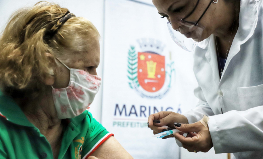 O governador Carlos Massa Ratinho Junior, participa neste domingo (28) da imunização em grupos prioritários em Apucarana. Foto: JJose Fernando Ogura/AEN
