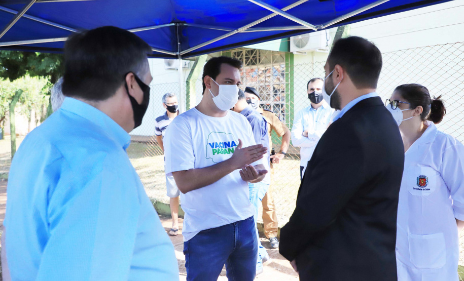 O governador Carlos Massa Ratinho Junior, participa neste domingo (28) da imunização em grupos prioritários em Apucarana. Foto: JJose Fernando Ogura/AEN