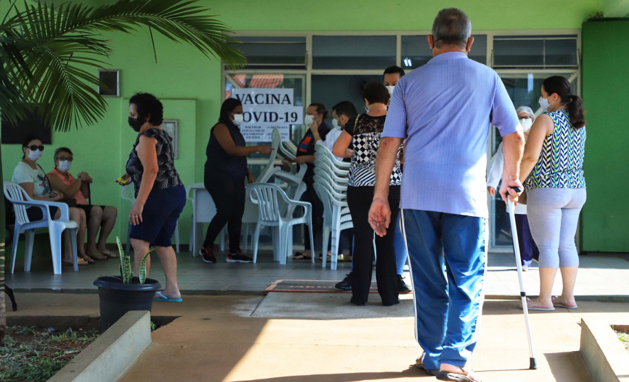 O governador Carlos Massa Ratinho Junior, participa neste domingo (28) da imunização em grupos prioritários em Apucarana. Foto: JJose Fernando Ogura/AEN