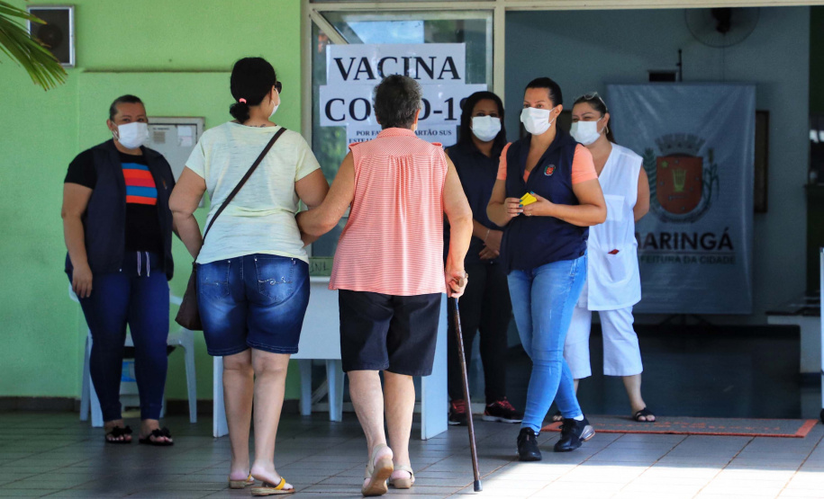 O governador Carlos Massa Ratinho Junior, participa neste domingo (28) da imunização em grupos prioritários em Apucarana. Foto: JJose Fernando Ogura/AEN