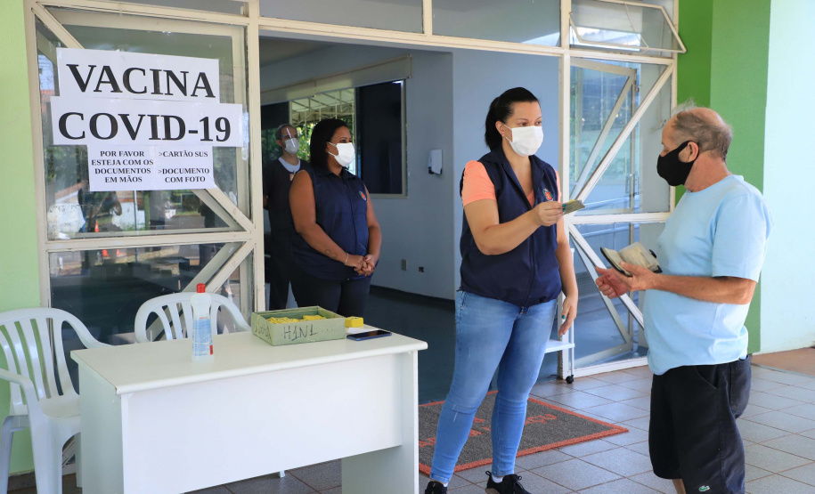 O governador Carlos Massa Ratinho Junior, participa neste domingo (28) da imunização em grupos prioritários em Apucarana. Foto: JJose Fernando Ogura/AEN