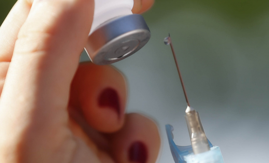 O governador Carlos Massa Ratinho Junior, participa neste domingo (28) da imunização em grupos prioritários em Apucarana. Foto: Jonathan Campos/AEN