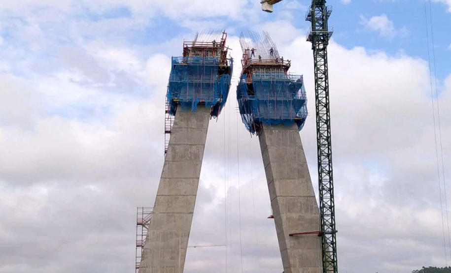 Nova ponte entre Brasil e Paraguai alcança 49% de conclusão . Foto:DER