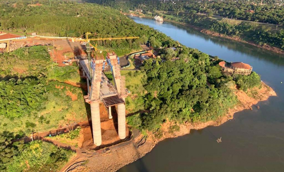 Obra da nova ponte entre Brasil e Paraguai alcança 49% de execução. Foto: Valtemir de Souza/Itaipu