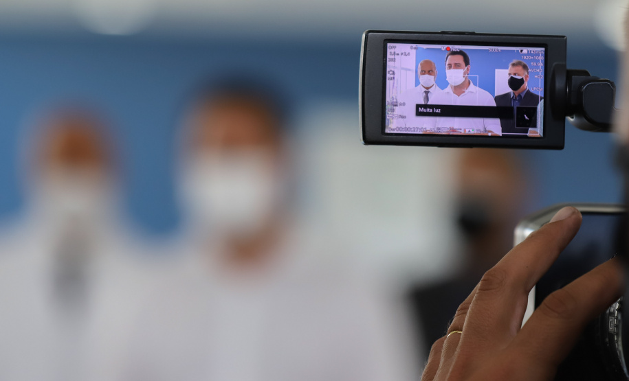 Leitos Campo Largo O governador Carlos Massa Ratinho Junior e o secretário estadual da Saúde, Beto Preto, no Hospital do Rocio nesta segunda-feira (29), para a abertura de 50 novos leitos UTI SUS exclusivos para Covid-19. Acompanhados do Diretor Geral do Hospital, Luiz Ernesto Wendler e o do prefeito de Campo Largo, Mauricio Rivabem. 29/03/2021 - Foto: Geraldo Bubniak/AEN