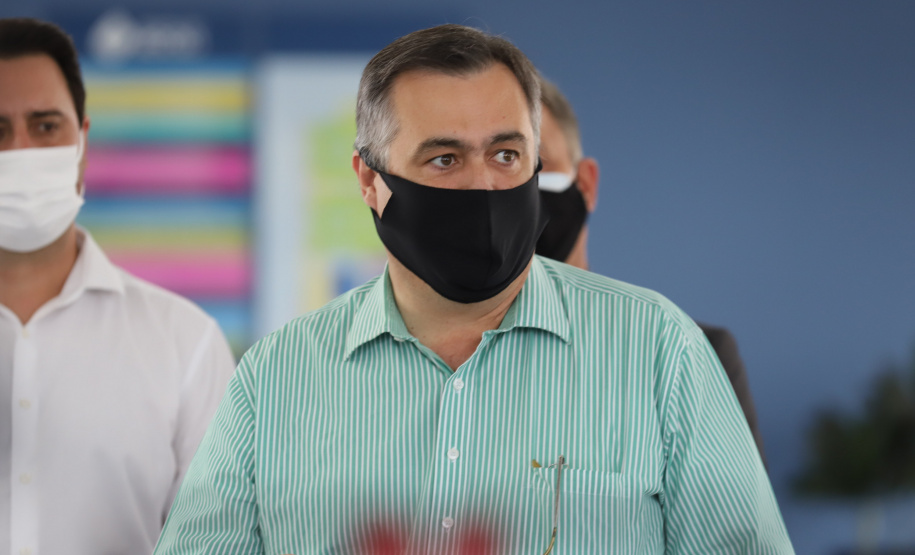 Leitos Campo Largo O governador Carlos Massa Ratinho Junior e o secretário estadual da Saúde, Beto Preto, no Hospital do Rocio nesta segunda-feira (29), para a abertura de 50 novos leitos UTI SUS exclusivos para Covid-19. Acompanhados do Diretor Geral do Hospital, Luiz Ernesto Wendler e o do prefeito de Campo Largo, Mauricio Rivabem. 29/03/2021 - Foto: Geraldo Bubniak/AEN