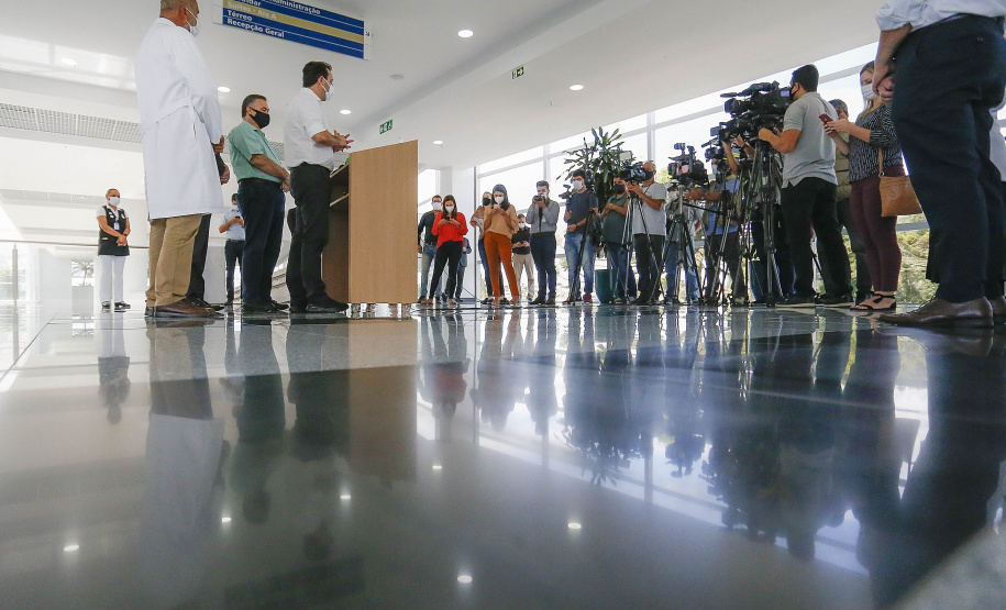 O governador Carlos Massa Ratinho Junior e o secretário estadual da Saúde, Beto Preto, entregam 50 novos leitos UTI SUS exclusivos para Covid-19 no Hospital do Rocio, em Campo Largo. Foto: Jonathan Campos/AEN