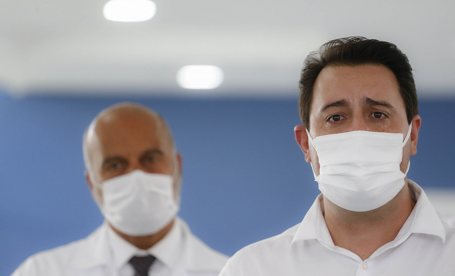 O governador Carlos Massa Ratinho Junior e o secretário estadual da Saúde, Beto Preto, entregam 50 novos leitos UTI SUS exclusivos para Covid-19 no Hospital do Rocio, em Campo Largo. Foto: Jonathan Campos/AEN