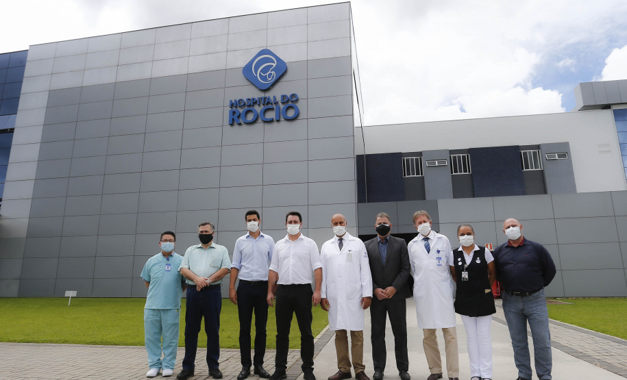 O governador Carlos Massa Ratinho Junior e o secretário estadual da Saúde, Beto Preto, entregam 50 novos leitos UTI SUS exclusivos para Covid-19 no Hospital do Rocio, em Campo Largo. Foto: Jonathan Campos/AEN